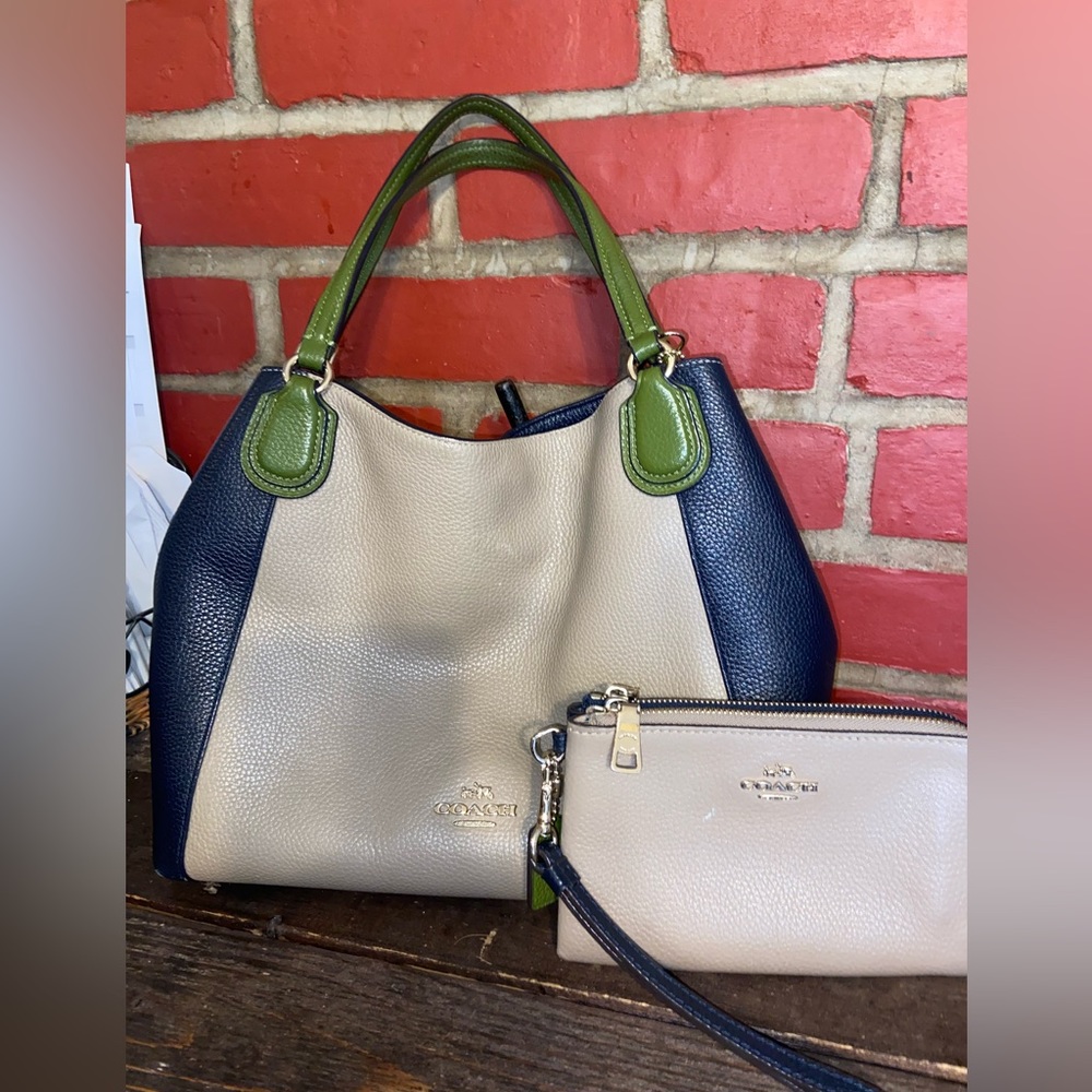 Authentic not from the outlet coach purse and wallet
